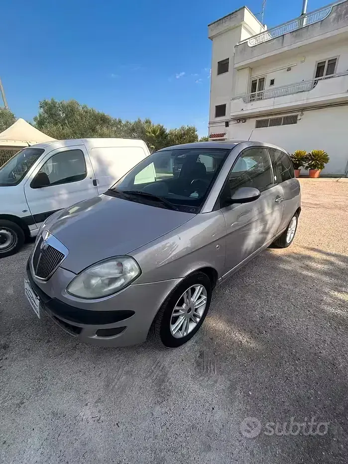 Usata Lancia Ypsilon 77 CV (56 kW) 2009 Beige Utilitaria