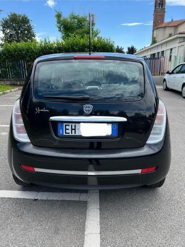 Usata Lancia Ypsilon 69 CV (50 kW) 2011 Nero Utilitaria
