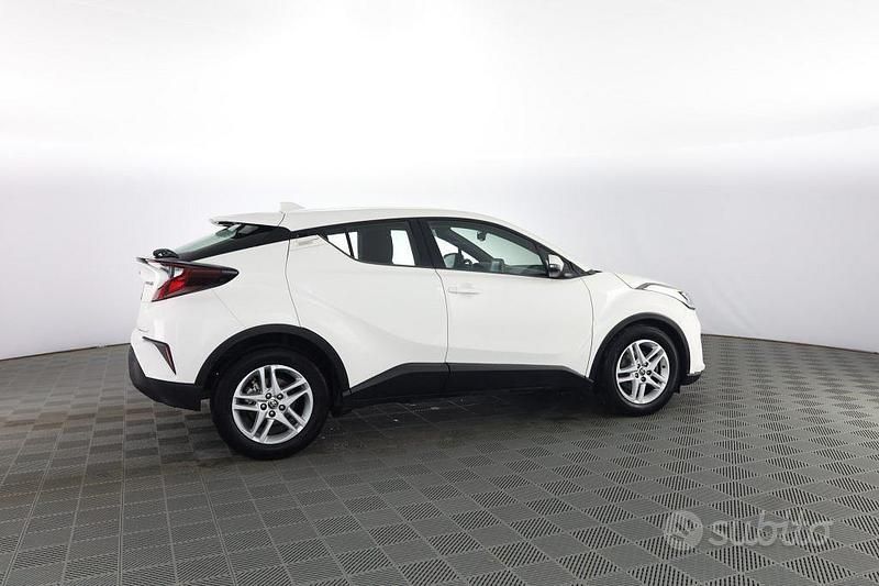 Usata Toyota C-HR Business Edition 97 CV (71 kW) 2021 Bianco SUV