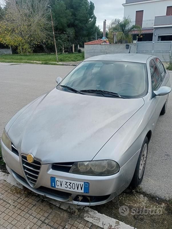 Usata Alfa Romeo 156 115 CV (84 kW) 2005 Grigio Berlina