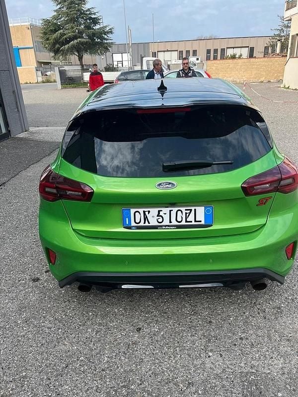 Usata Ford Focus ST 280 CV (205 kW) 2025 Verde Berlina