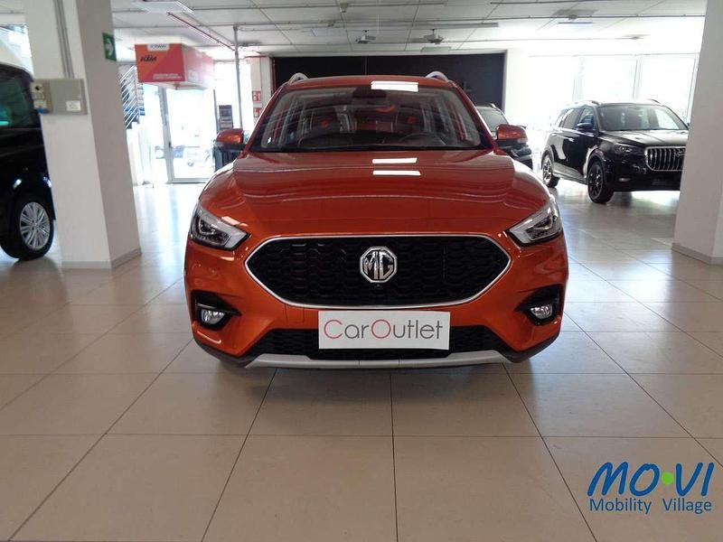 Usata MG ZS Luxury 106 CV (77 kW) 2022 Arancione SUV