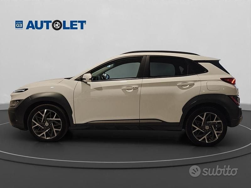Käytetty Hyundai Kona 105 HP (77 kW) 2022 Valkoinen Katumaasturi