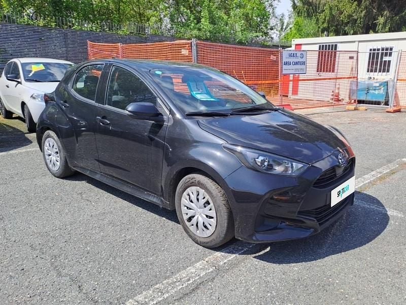 Usata Toyota Yaris Hybrid Active 116 CV (85 kW) 2025 Grigio Utilitaria
