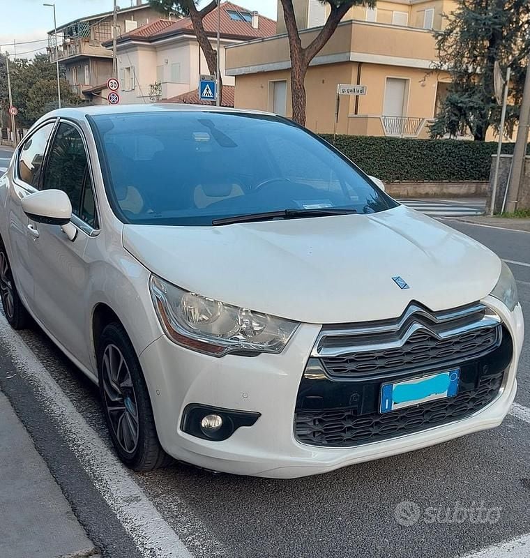 Usata DS Automobiles DS4 So Chic 114 CV (83 kW) 2013 Bianco Coupé