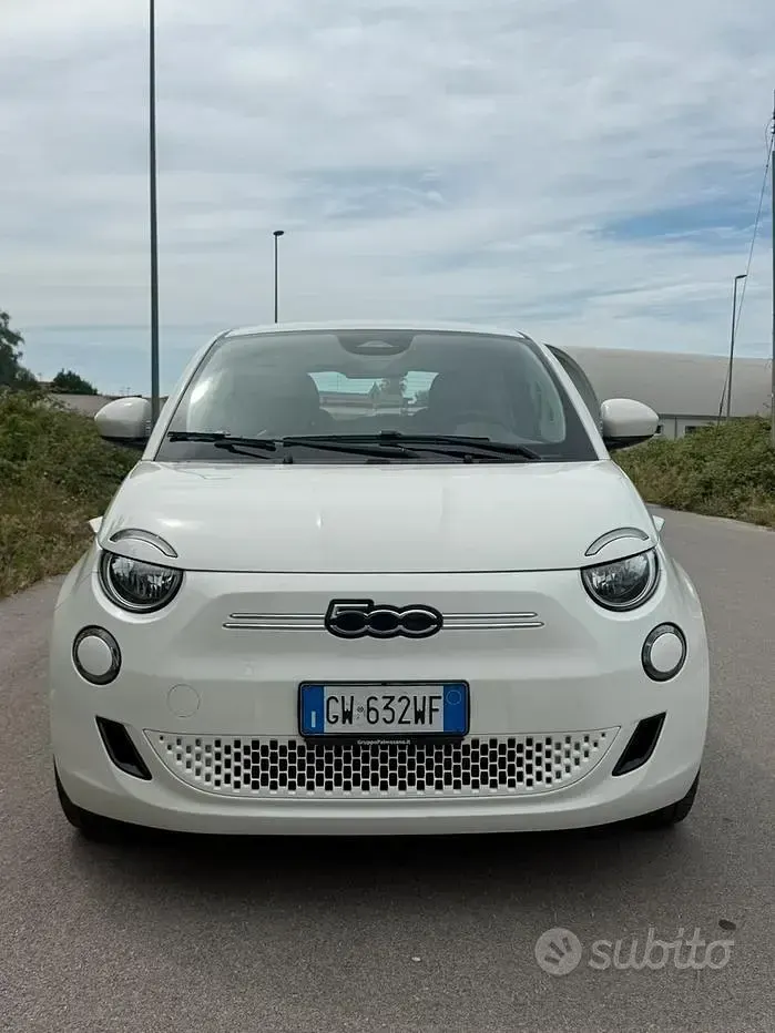 Usata Fiat 500e 42 kW (58 CV) 2024 Bianco Berlina