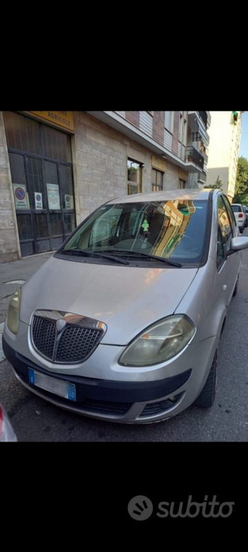 Usata Lancia Musa 69 CV (50 kW) 2006 Grigio Monovolume