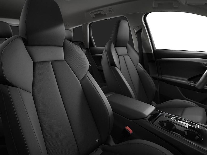 Nieuw Audi Q6 e-tron S-Line 239 kW (326 PK) 2026 Blauw SUV