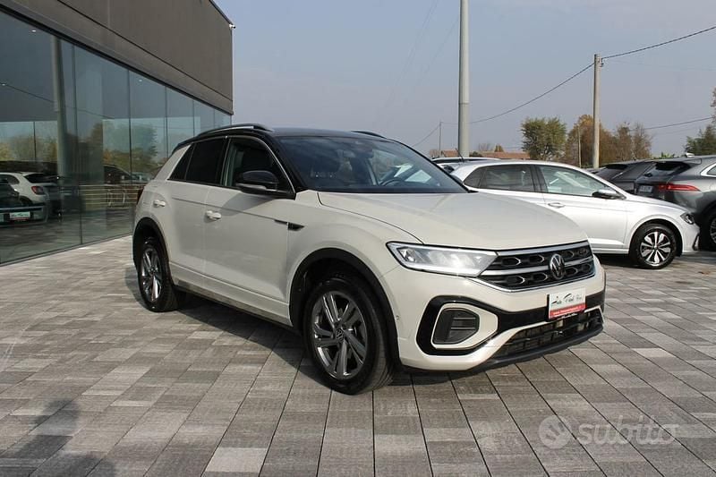 Usata VW T-Roc R-line 116 CV (85 kW) 2023 Bianco SUV