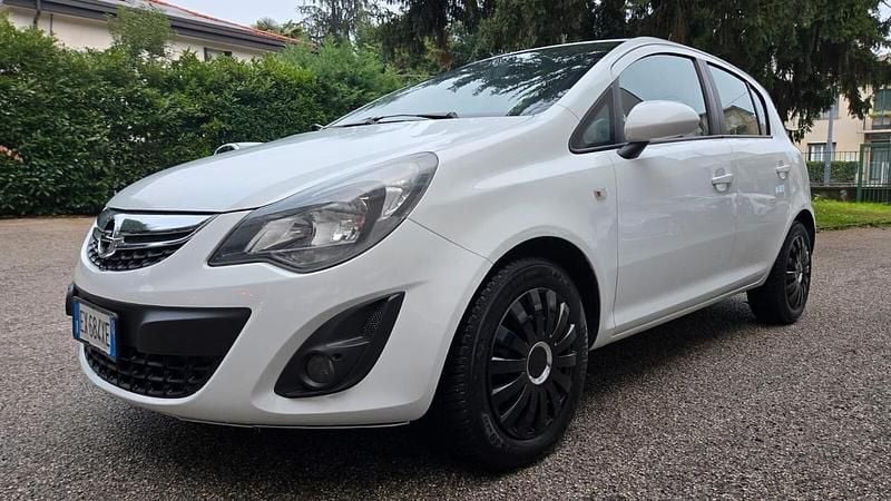 Bianco Usata 2015 Opel Corsa Sport Tre volumi | 3300 € (Super prezzo) - Immagine 1/4
