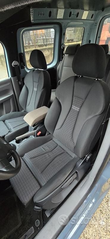 Usata VW Caddy 105 CV (77 kW) 2010 Grigio Monovolume