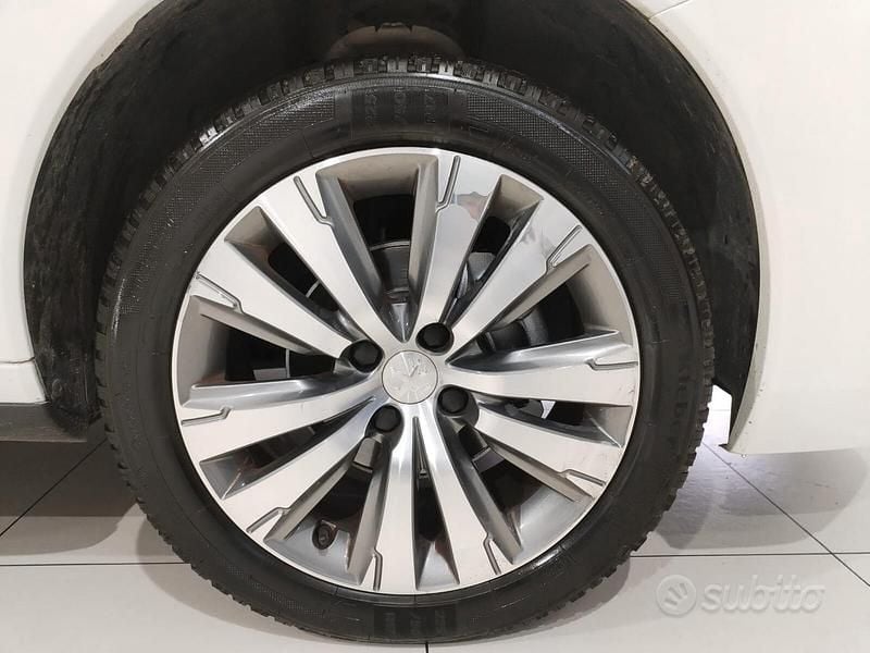 Usata Peugeot 3008 Active 120 CV (88 kW) 2016 Bianco SUV