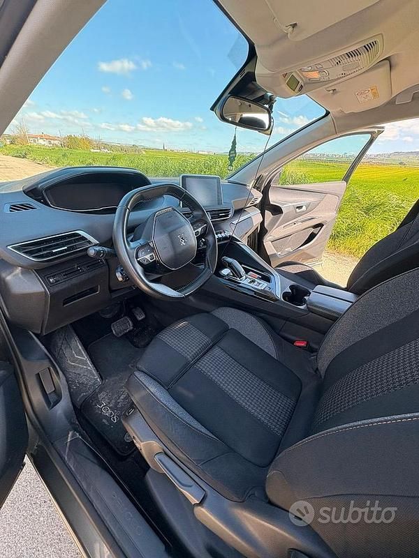 Usata Peugeot 3008 Business-Line 131 CV (96 kW) 2019 Nero SUV