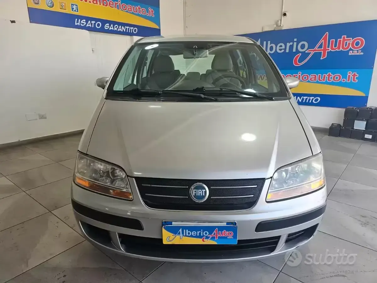 Usata Fiat Idea Emotion 69 CV (50 kW) 2005 Grigio Monovolume