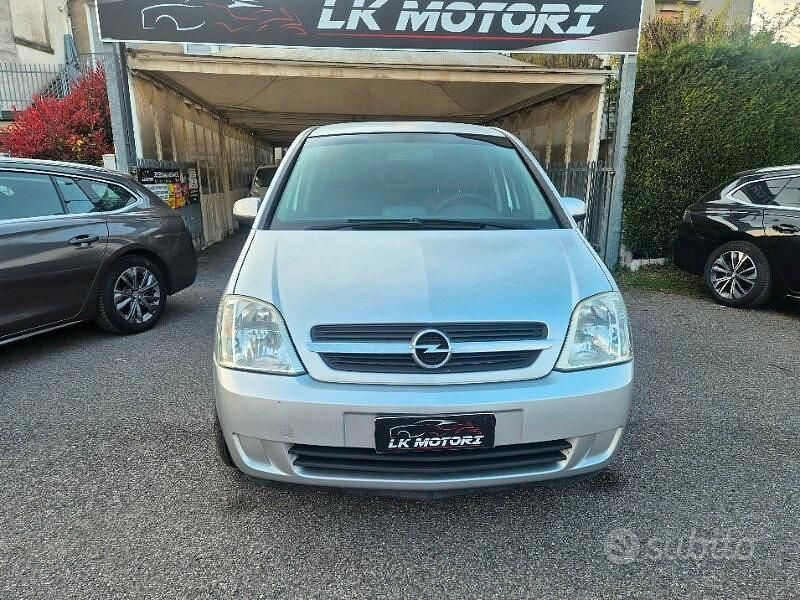 Usata Opel Meriva Enjoy 101 CV (74 kW) 2004 Grigio Monovolume