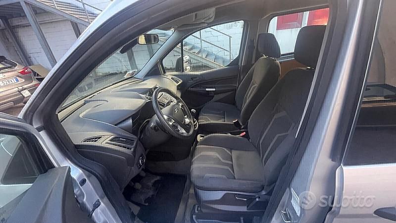 Usata Ford Tourneo Connect 95 CV (69 kW) 2015 Grigio Monovolume