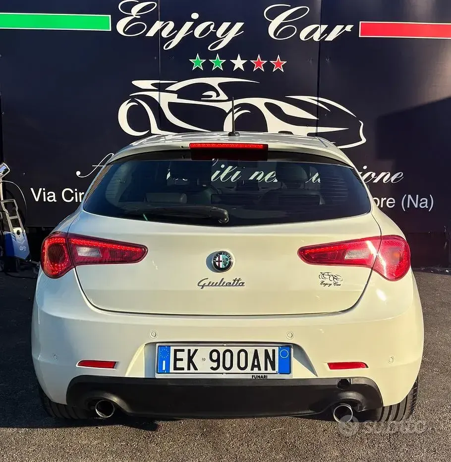 Usata Alfa Romeo Giulietta Progression 170 CV (125 kW) 2012 Bianco Utilitaria