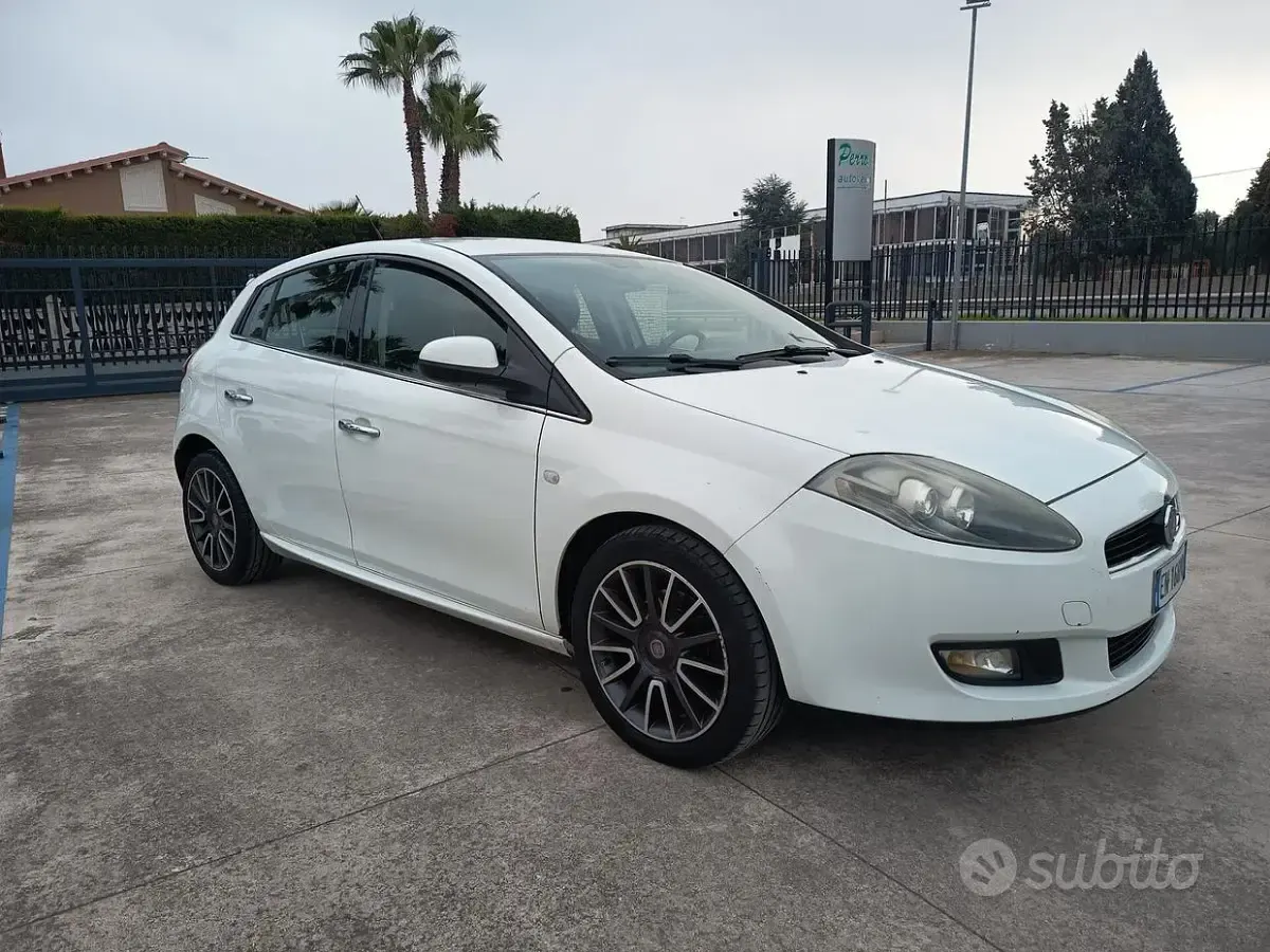 Usata Fiat Bravo Sport 105 CV (77 kW) 2012 Bianco Utilitaria