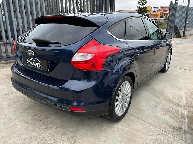 Usata Ford Focus 116 CV (85 kW) 2011 Blu Berlina