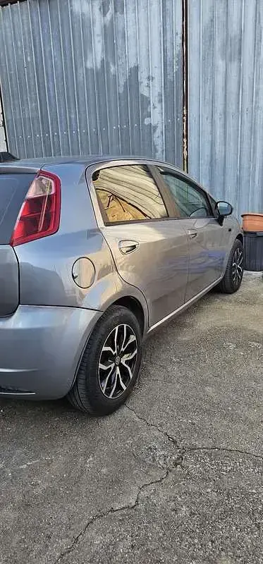 Usata Fiat Grande Punto Emotion 90 CV (66 kW) 2006 Utilitaria