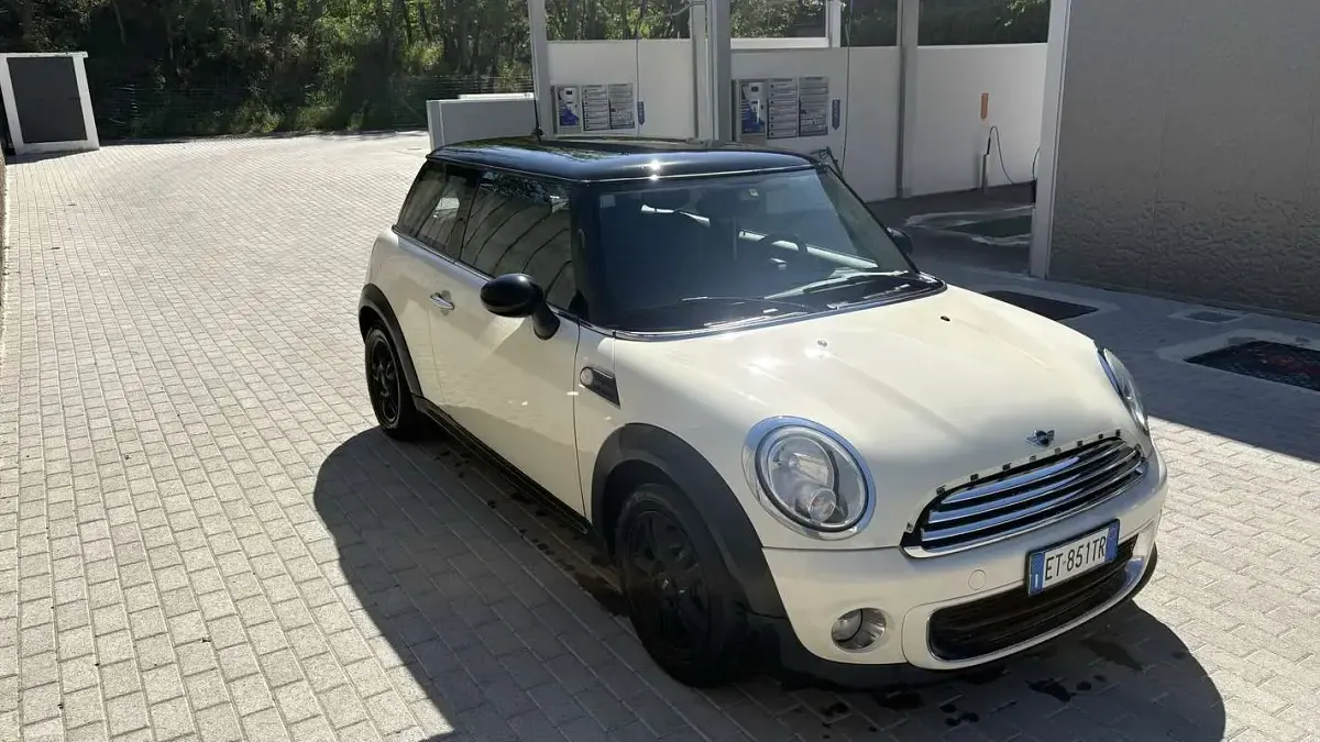 Usata Mini ONE 75 CV (55 kW) 2014 Utilitaria