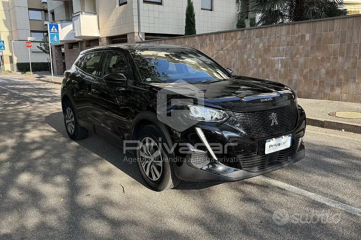 Usata Peugeot 2008 Active 101 CV (74 kW) 2023 Nero SUV