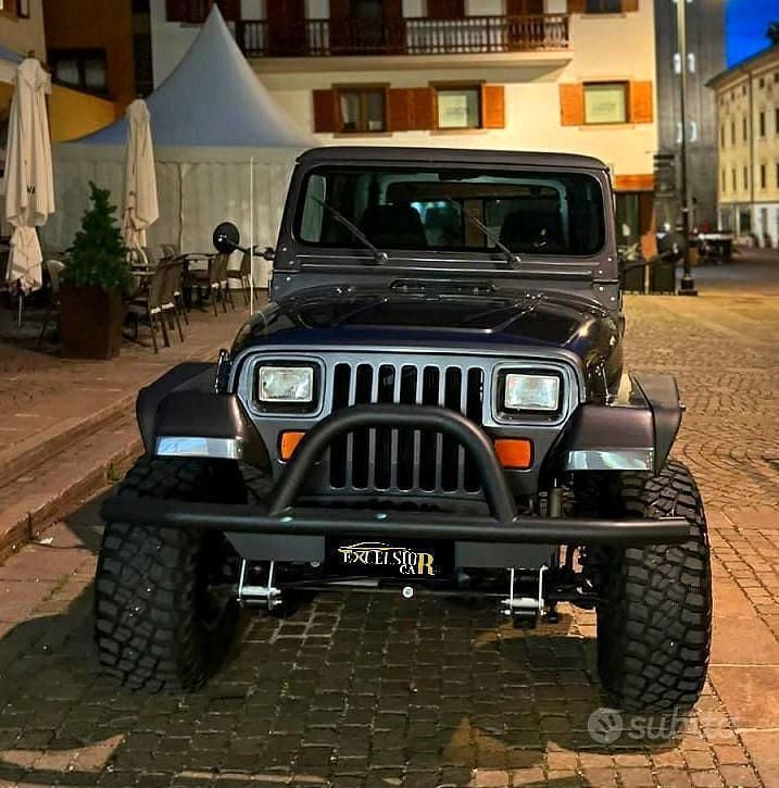 Usata Jeep Wrangler Limited 184 CV (135 kW) 1994 Grigio SUV