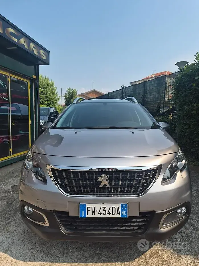 Usata Peugeot 2008 Allure 83 CV (61 kW) 2019 Grigio SUV