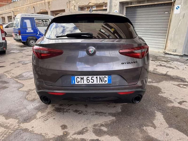 Usata Alfa Romeo Stelvio Super 190 CV (139 kW) 2018 SUV