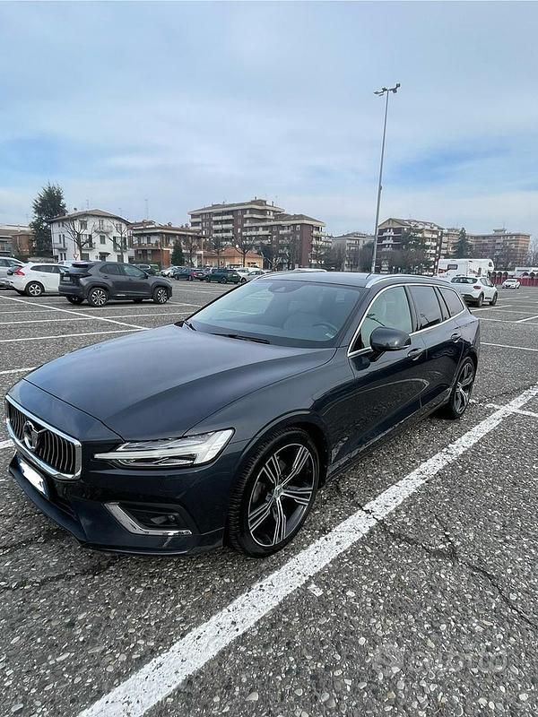 Usata Volvo V60 Inscription 190 CV (139 kW) 2019 Nero Station wagon