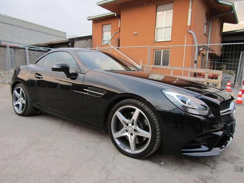 Usata Mercedes SLC180 AMG line Plus 156 CV (114 kW) 2017 Nero metallizzato Cabrio