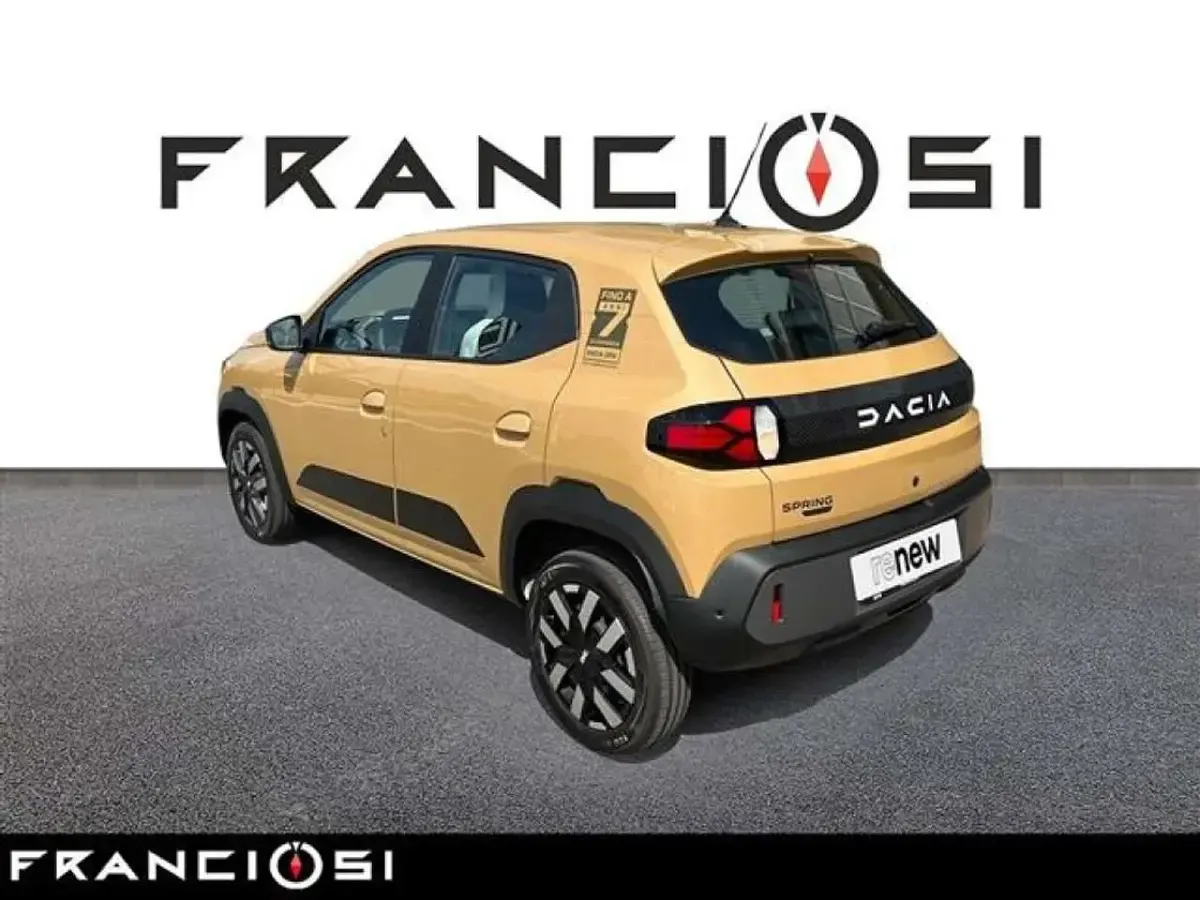 Usata Dacia Spring Expression 19 kW (26 CV) 2025 Beige Utilitaria
