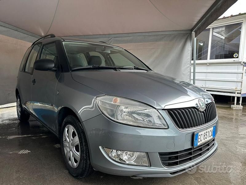 Usata Skoda Roomster Style 70 CV (51 kW) 2010 Grigio Monovolume