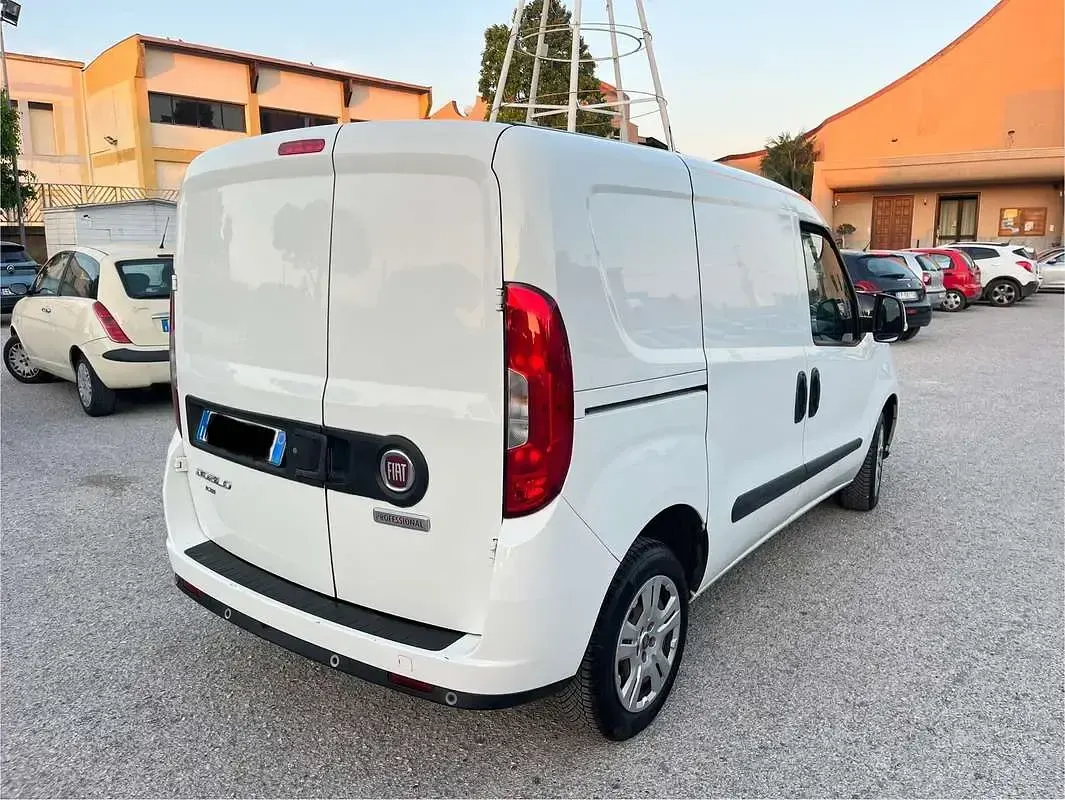 Usata Fiat Doblò Lounge 105 CV (77 kW) 2017 Monovolume