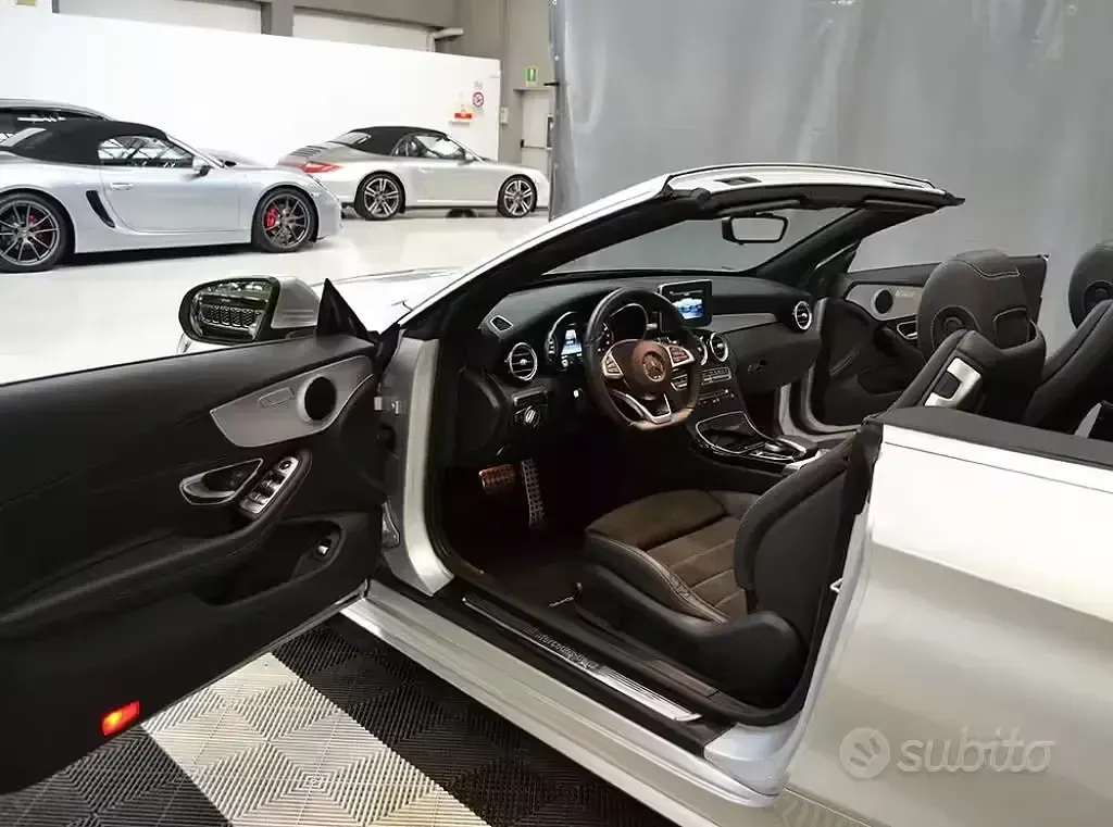 Usata Mercedes C180 Premium 156 CV (114 kW) 2018 Grigio Cabrio