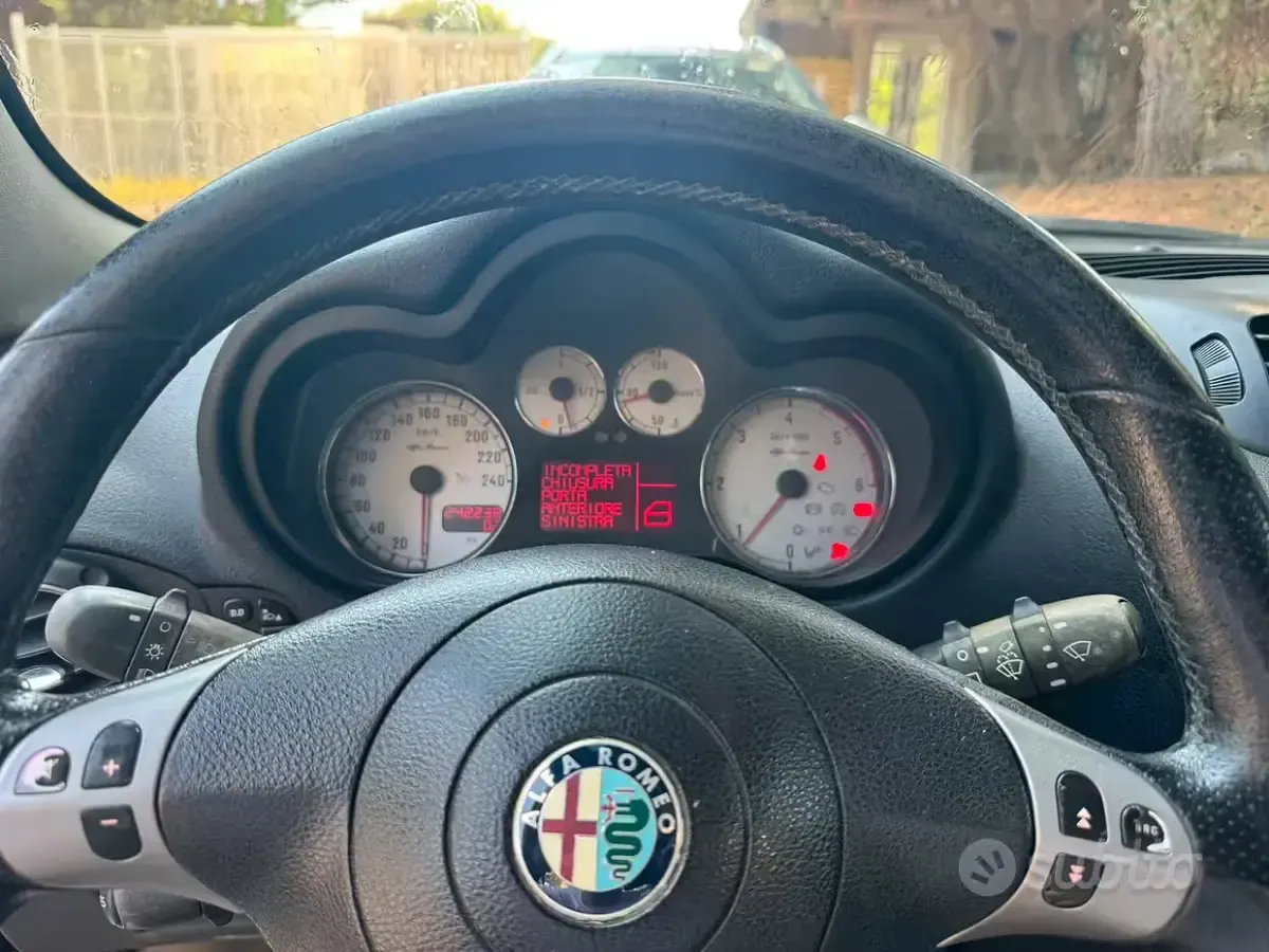 Usata Alfa Romeo 147 150 CV (110 kW) 2006 Nero Utilitaria