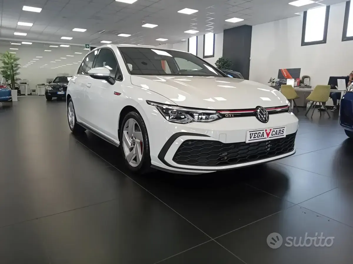 Usata VW Golf VIII GTI 245 CV (180 kW) 2024 Bianco Berlina