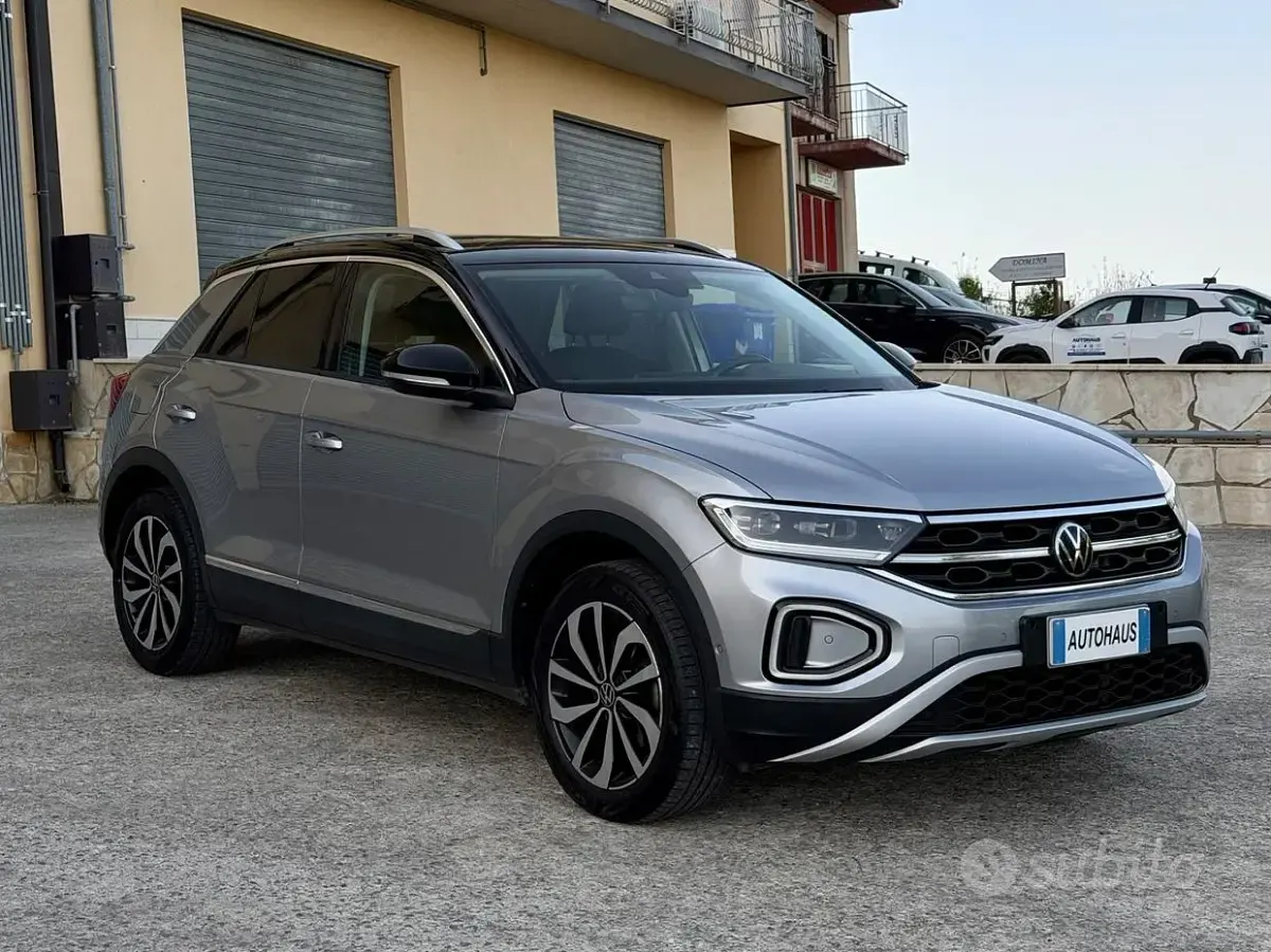 Usata VW T-Roc Style 116 CV (85 kW) 2022 Argento SUV