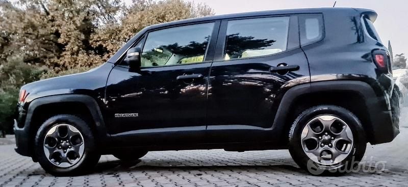 Usata Jeep Renegade Longitude 110 CV (80 kW) 2016 Nero SUV