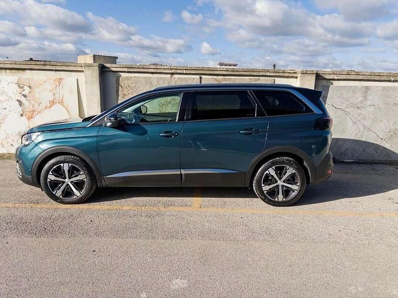 Usata Peugeot 5008 Allure 131 CV (96 kW) 2020 Blu/azzurro SUV