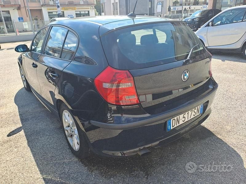 Usata BMW 118 142 CV (104 kW) 2008 Nero Utilitaria