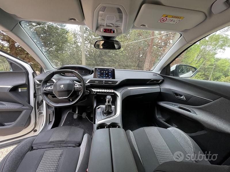 Usata Peugeot 3008 Allure 131 CV (96 kW) 2020 Verde SUV