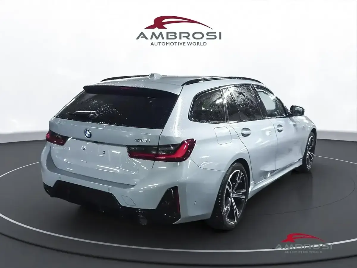 Nuova BMW 318 M Sport 156 CV (114 kW) 2025 Grigio Station wagon