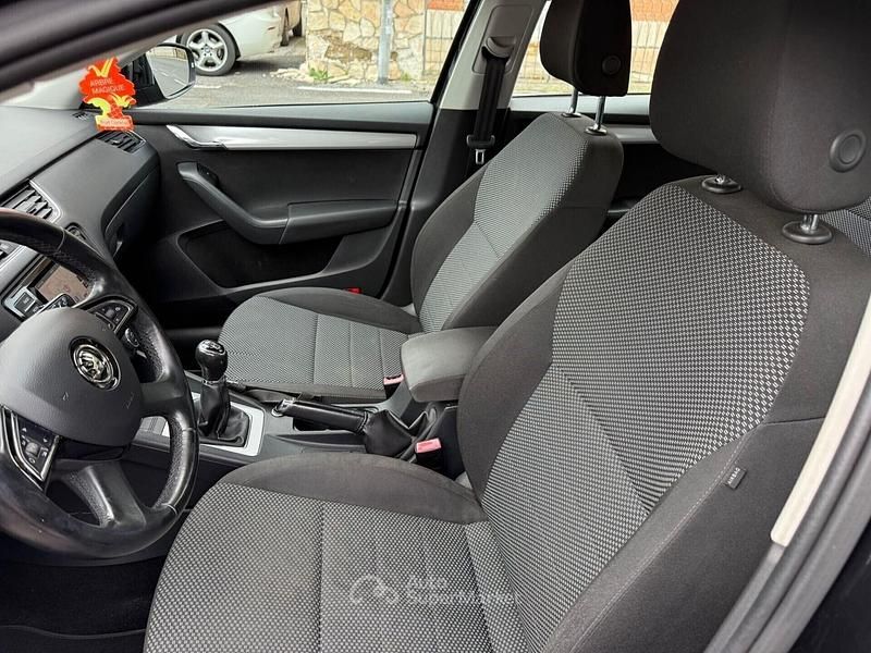 Usata Skoda Octavia Elegance 105 CV (77 kW) 2015 Nero Station wagon