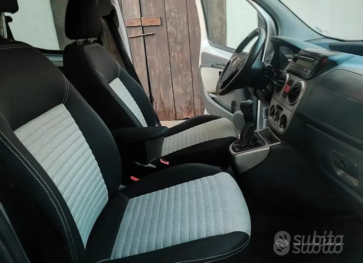 Usata Fiat Qubo Trekking 75 CV (55 kW) 2010 Grigio Monovolume