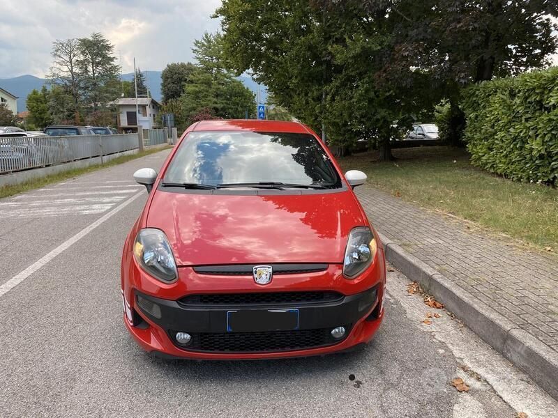 Rosso Usata 2011 Abarth Punto Evo Due volumi | 9700 € (Super prezzo) - Immagine 1/2