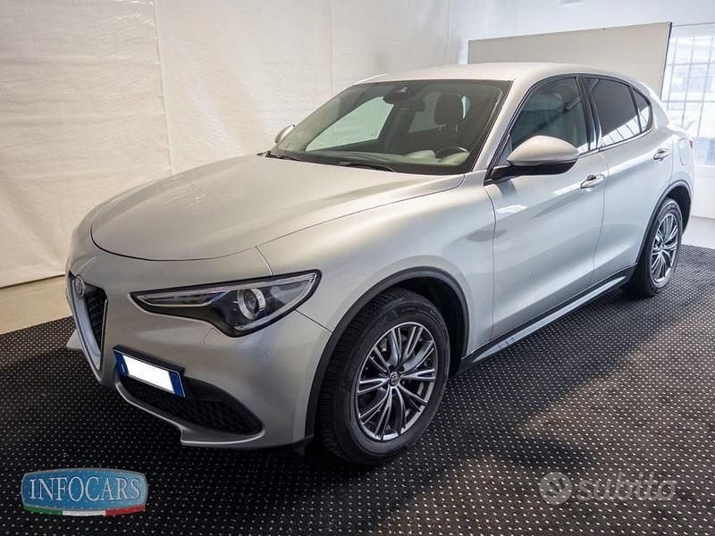 Usata Alfa Romeo Stelvio Business 190 CV (139 kW) 2020 Argento metallizzato SUV