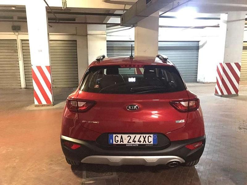 Usata Kia Stonic Style 97 CV (71 kW) 2020 Rosso SUV