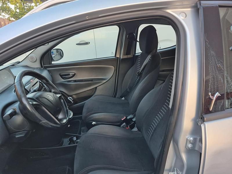 Gebraucht Lancia Ypsilon S 95 PS (69 kW) 2012 Silber Kleinwagen