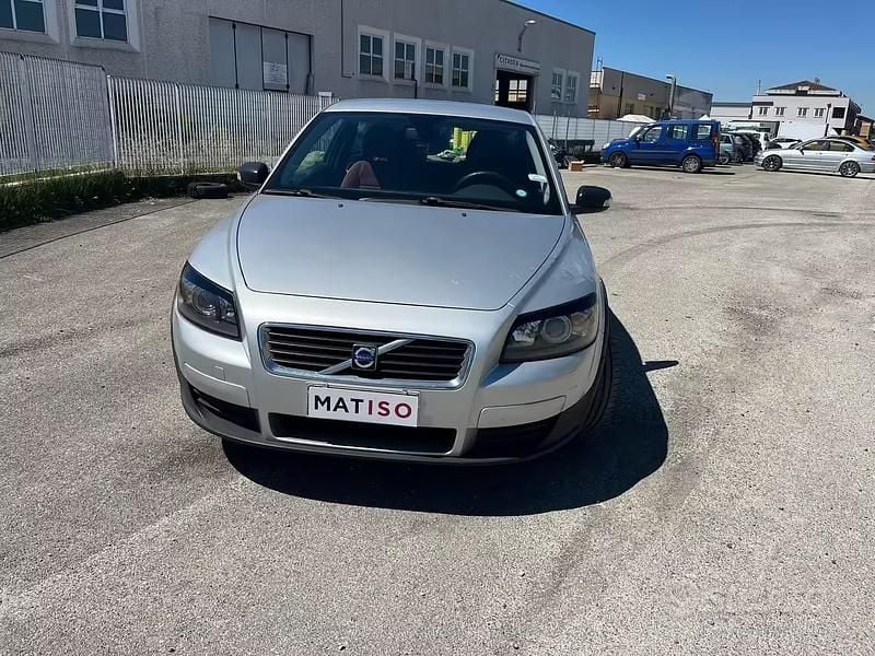 Usata Volvo C30 Kinetic 101 CV (74 kW) 2008 Grigio Utilitaria